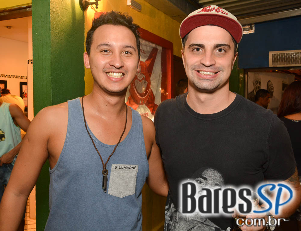 Pagode do Xande de Pilares animou o feriado na Vila do Samba Pagode do Xande de Pilares animou o feriado na Vila do Samba