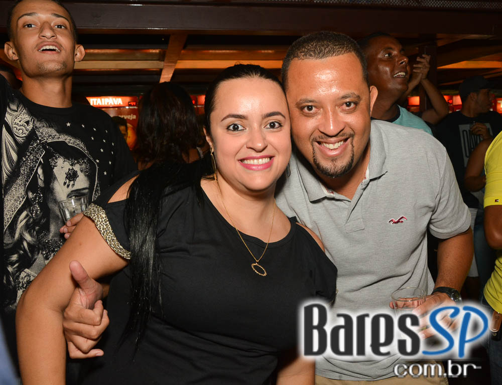 Pagode do Xande de Pilares animou o feriado na Vila do Samba Pagode do Xande de Pilares animou o feriado na Vila do Samba