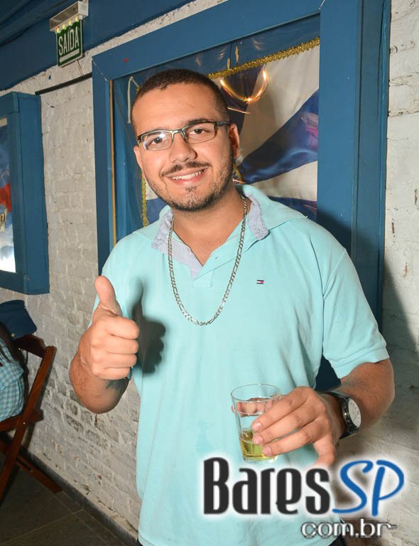 Pagode do Xande de Pilares animou o feriado na Vila do Samba Pagode do Xande de Pilares animou o feriado na Vila do Samba