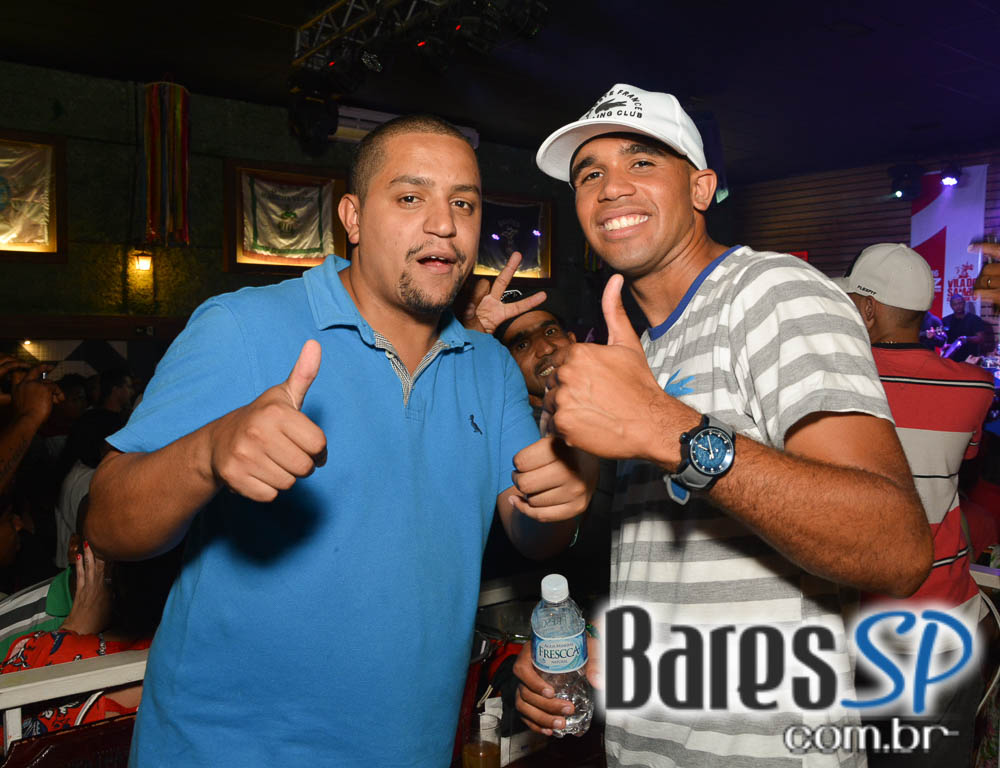 Pagode do Xande de Pilares animou o feriado na Vila do Samba Pagode do Xande de Pilares animou o feriado na Vila do Samba