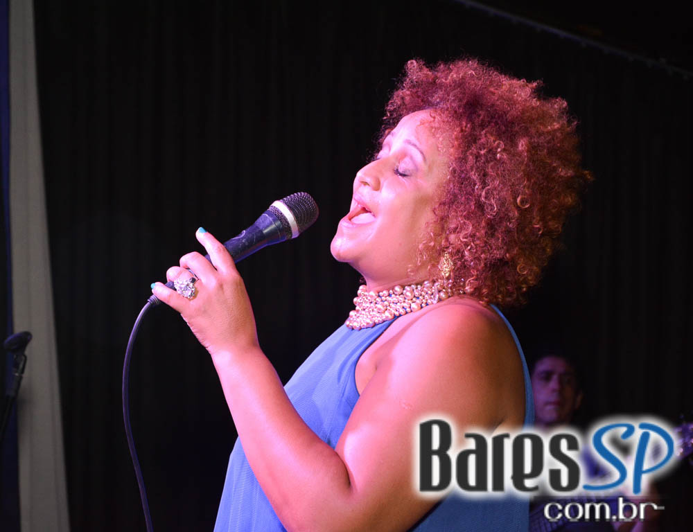 Graça Cunha apresentou seus sucessos no palco do Ao Vivo Graça Cunha apresentou seus sucessos no palco do Ao Vivo