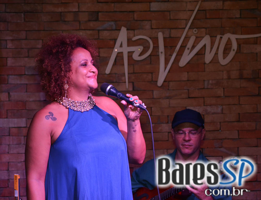 Graça Cunha apresentou seus sucessos no palco do Ao Vivo Graça Cunha apresentou seus sucessos no palco do Ao Vivo