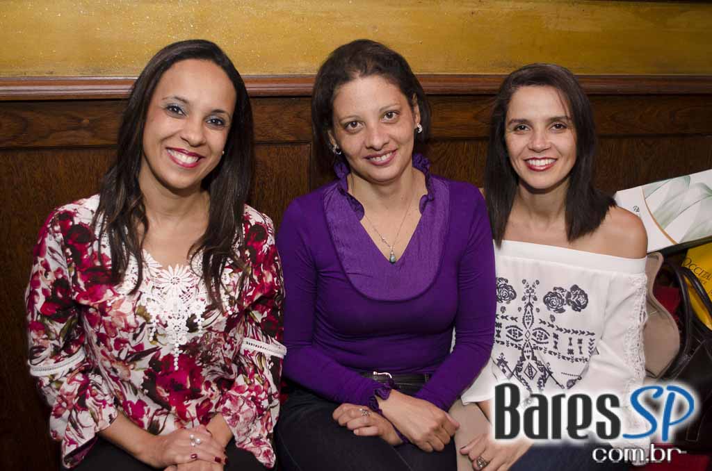 Banda Vih e Sal Vincent comandaram a noite com muito rock no Republic Pub Banda Vih e Sal Vincent comandaram a noite com muito rock no Republic Pub