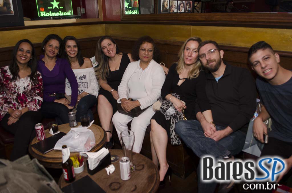 Banda Vih e Sal Vincent comandaram a noite com muito rock no Republic Pub Banda Vih e Sal Vincent comandaram a noite com muito rock no Republic Pub