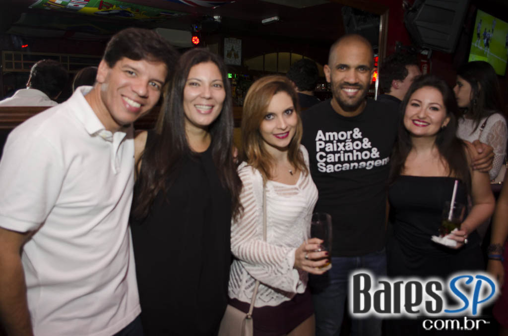 Banda Vih e Sal Vincent comandaram a noite com muito rock no Republic Pub Banda Vih e Sal Vincent comandaram a noite com muito rock no Republic Pub