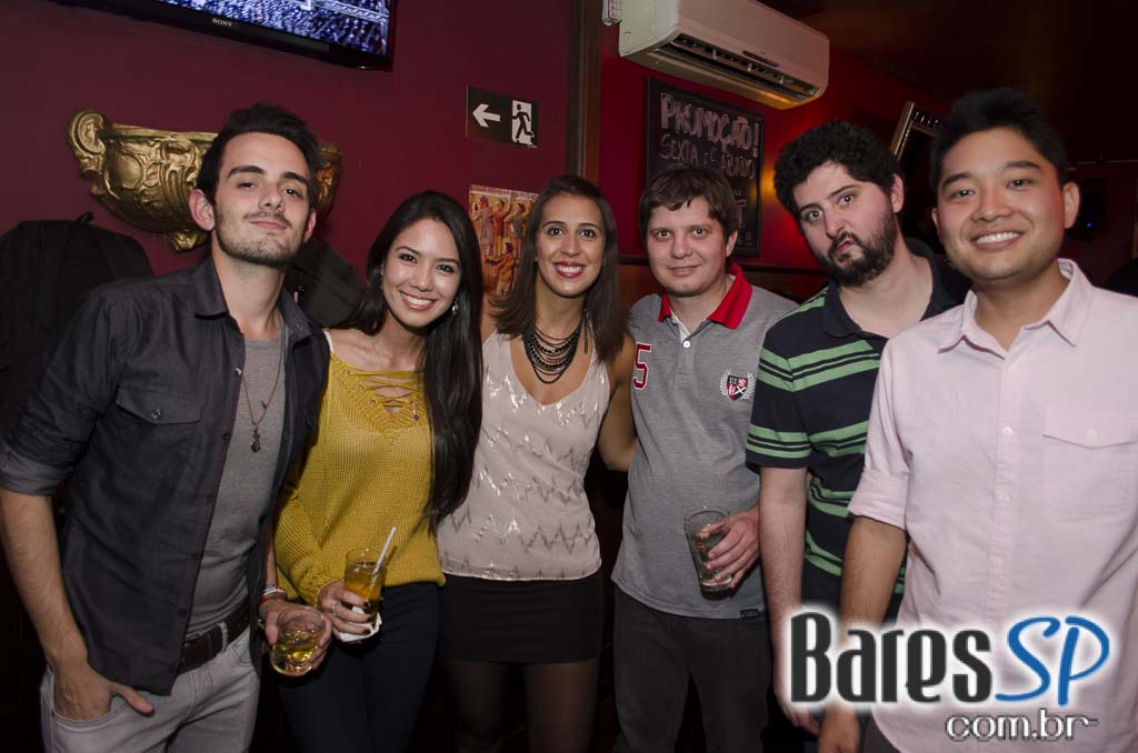 Banda Vih e Sal Vincent comandaram a noite com muito rock no Republic Pub Banda Vih e Sal Vincent comandaram a noite com muito rock no Republic Pub