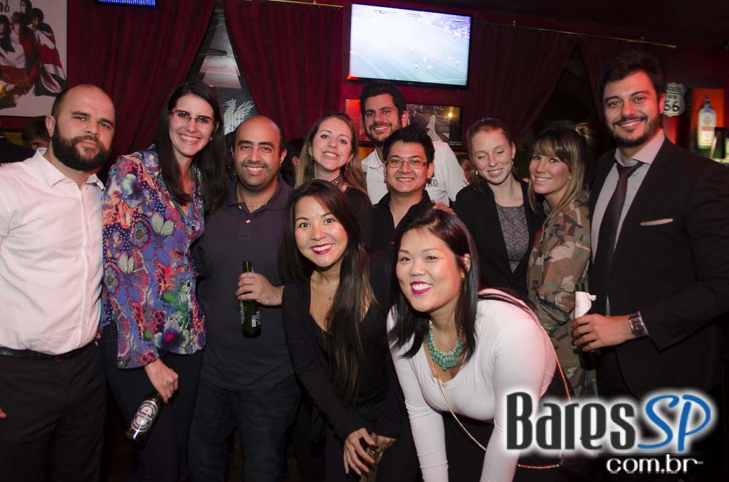 Banda Vih e Sal Vincent comandaram a noite com muito rock no Republic Pub Banda Vih e Sal Vincent comandaram a noite com muito rock no Republic Pub