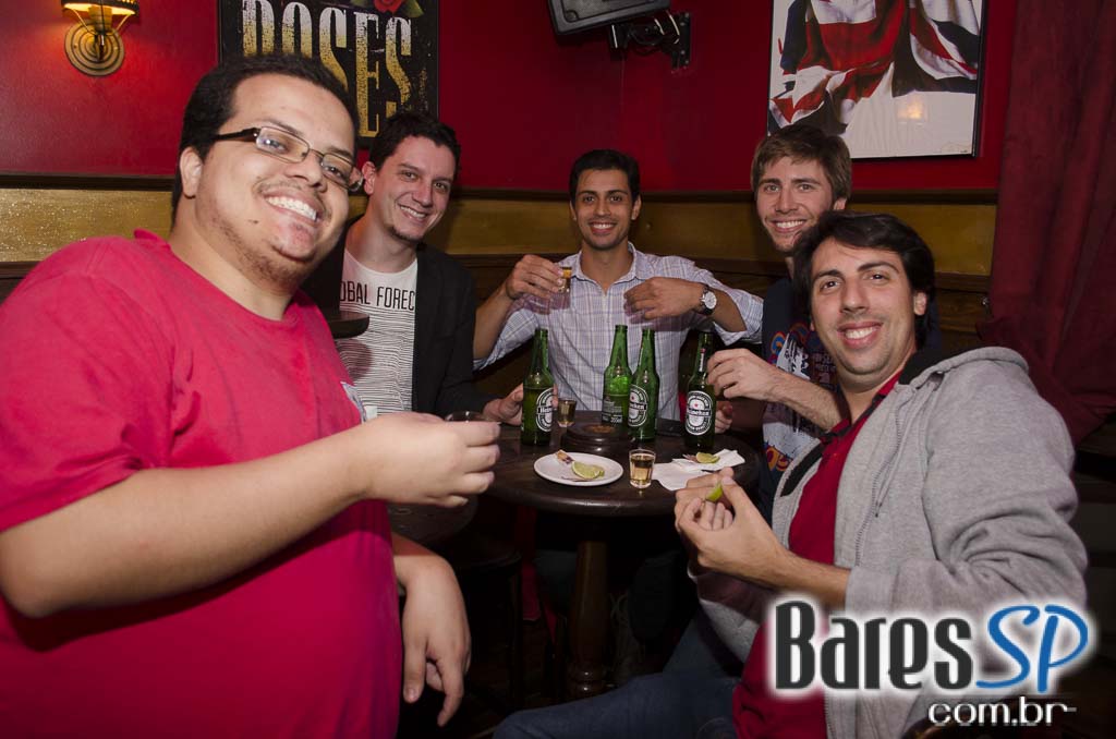 Banda Vih e Sal Vincent comandaram a noite com muito rock no Republic Pub Banda Vih e Sal Vincent comandaram a noite com muito rock no Republic Pub