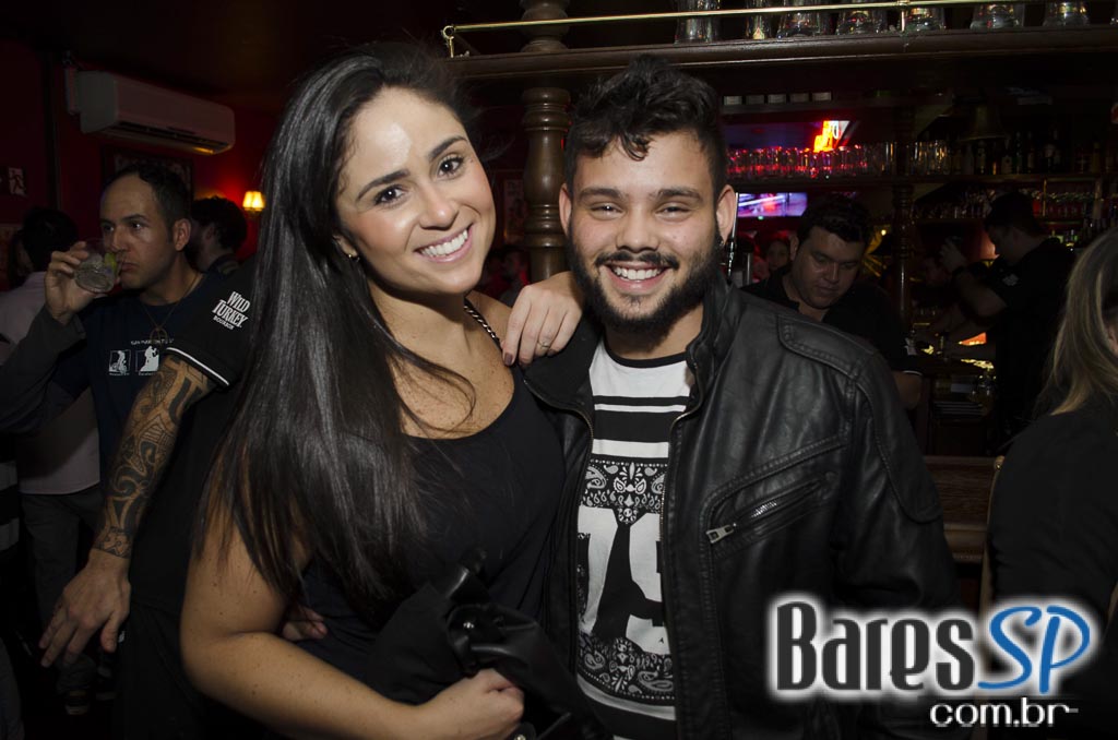 Banda Vih e Sal Vincent comandaram a noite com muito rock no Republic Pub Banda Vih e Sal Vincent comandaram a noite com muito rock no Republic Pub