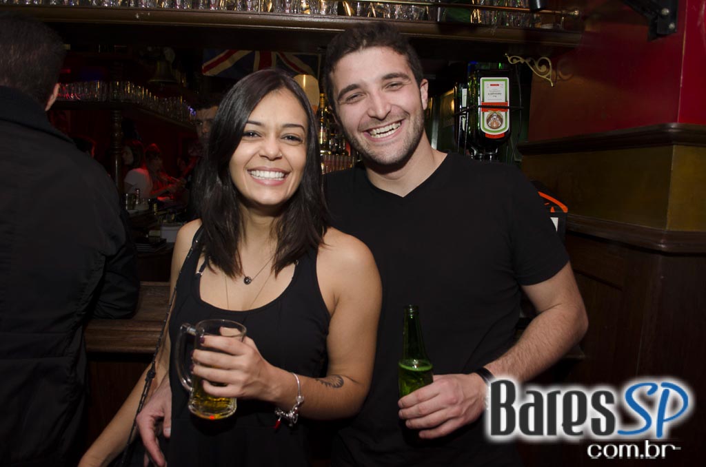 Banda Vih e Sal Vincent comandaram a noite com muito rock no Republic Pub Banda Vih e Sal Vincent comandaram a noite com muito rock no Republic Pub