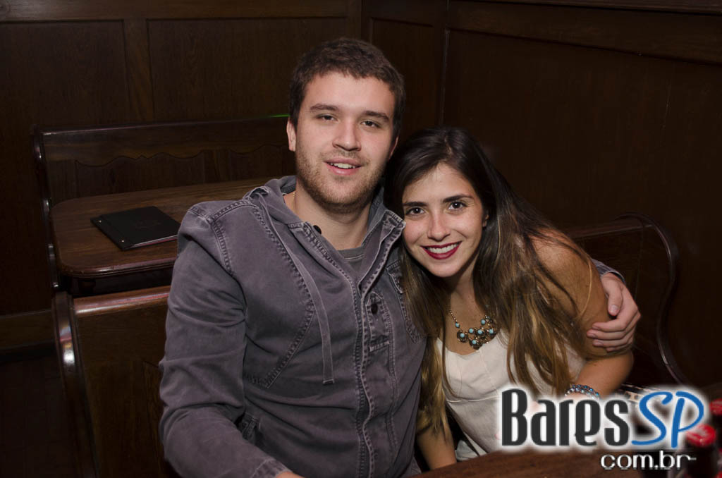 Banda Vih e Sal Vincent comandaram a noite com muito rock no Republic Pub Banda Vih e Sal Vincent comandaram a noite com muito rock no Republic Pub