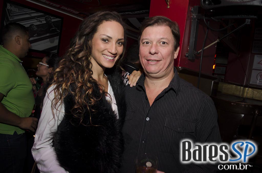 Banda Vih e Sal Vincent comandaram a noite com muito rock no Republic Pub Banda Vih e Sal Vincent comandaram a noite com muito rock no Republic Pub