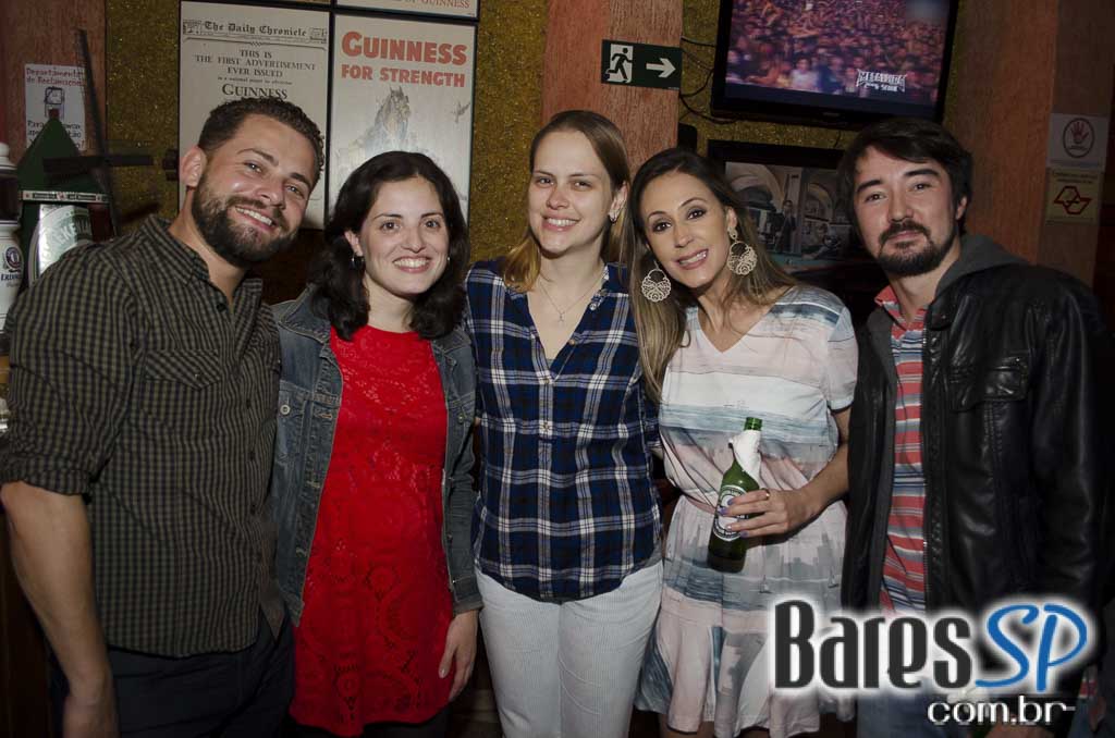 Banda Vih e Sal Vincent comandaram a noite com muito rock no Republic Pub Banda Vih e Sal Vincent comandaram a noite com muito rock no Republic Pub