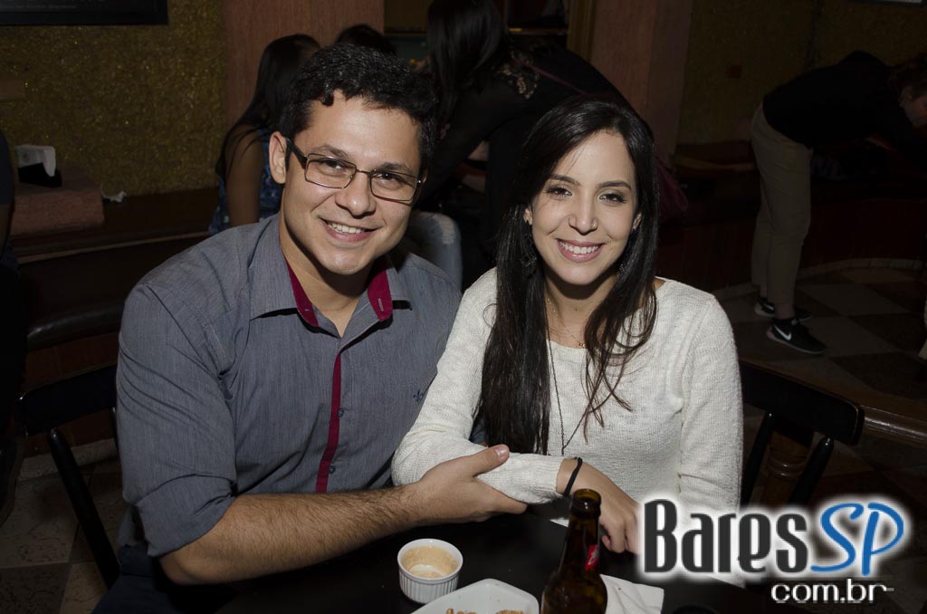 Banda Vih e Sal Vincent comandaram a noite com muito rock no Republic Pub Banda Vih e Sal Vincent comandaram a noite com muito rock no Republic Pub