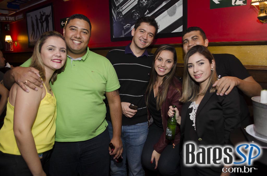 Banda Vih e Sal Vincent comandaram a noite com muito rock no Republic Pub Banda Vih e Sal Vincent comandaram a noite com muito rock no Republic Pub