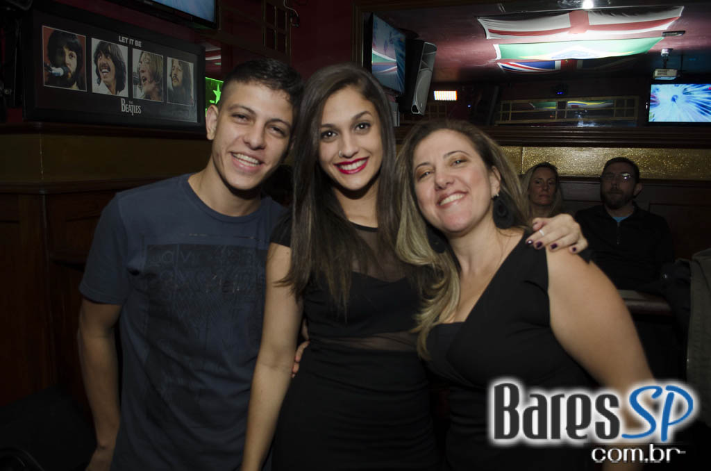 Banda Vih e Sal Vincent comandaram a noite com muito rock no Republic Pub Banda Vih e Sal Vincent comandaram a noite com muito rock no Republic Pub