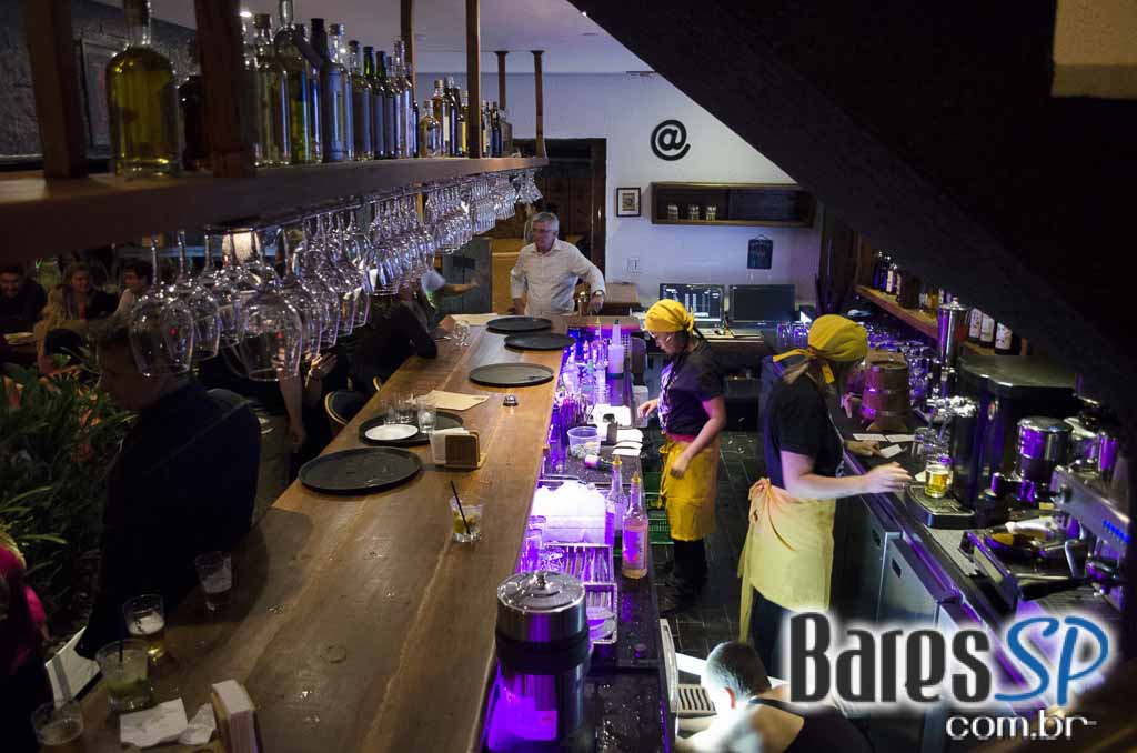 Inconfidentes Bar inaugurou nesta quinta-feira com ambiente descontraído e cardápio variado