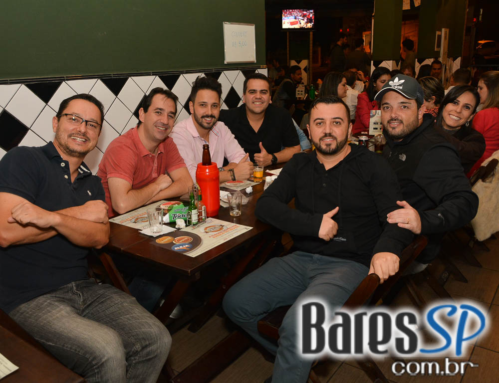 Di Primeira Bar tem Happy Hour animado com petiscos e bebidas variadas Di Primeira Bar tem Happy Hour animado com petiscos e bebidas variadas