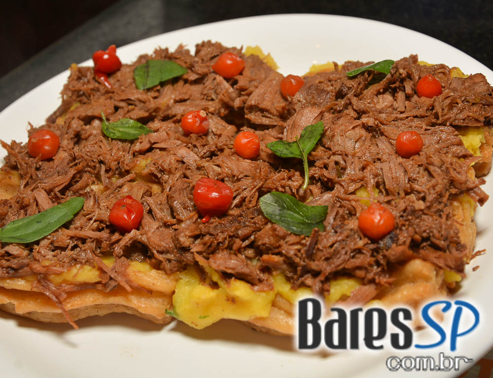 Di Primeira Bar tem Happy Hour animado com petiscos e bebidas variadas Di Primeira Bar tem Happy Hour animado com petiscos e bebidas variadas