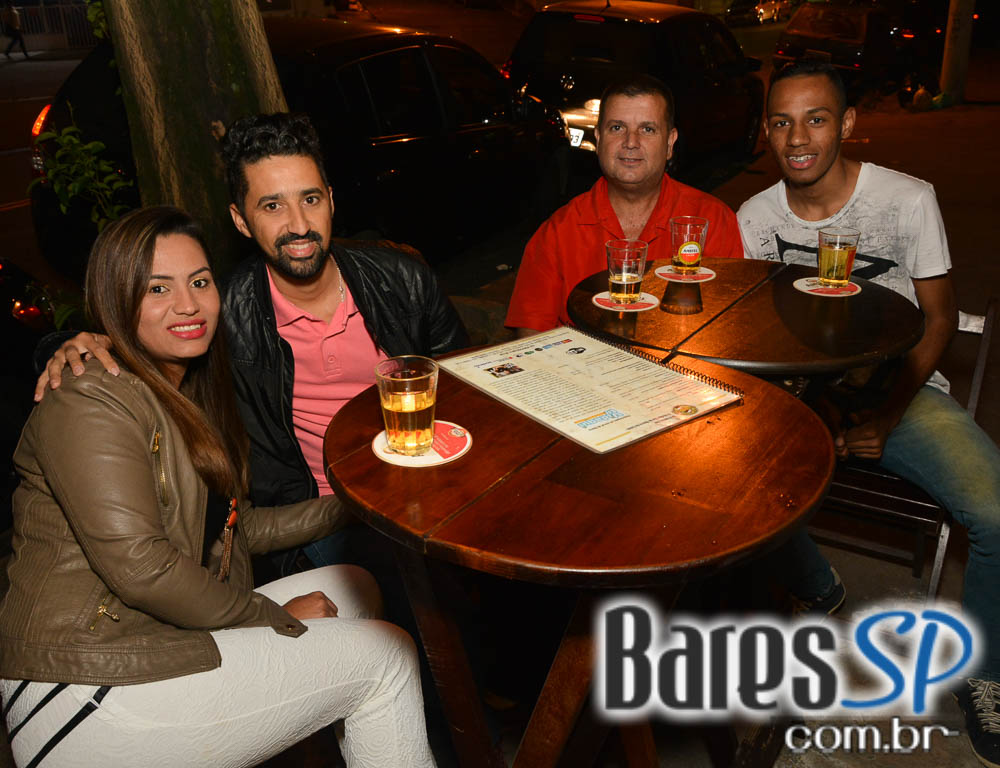 Di Primeira Bar tem Happy Hour animado com petiscos e bebidas variadas Di Primeira Bar tem Happy Hour animado com petiscos e bebidas variadas