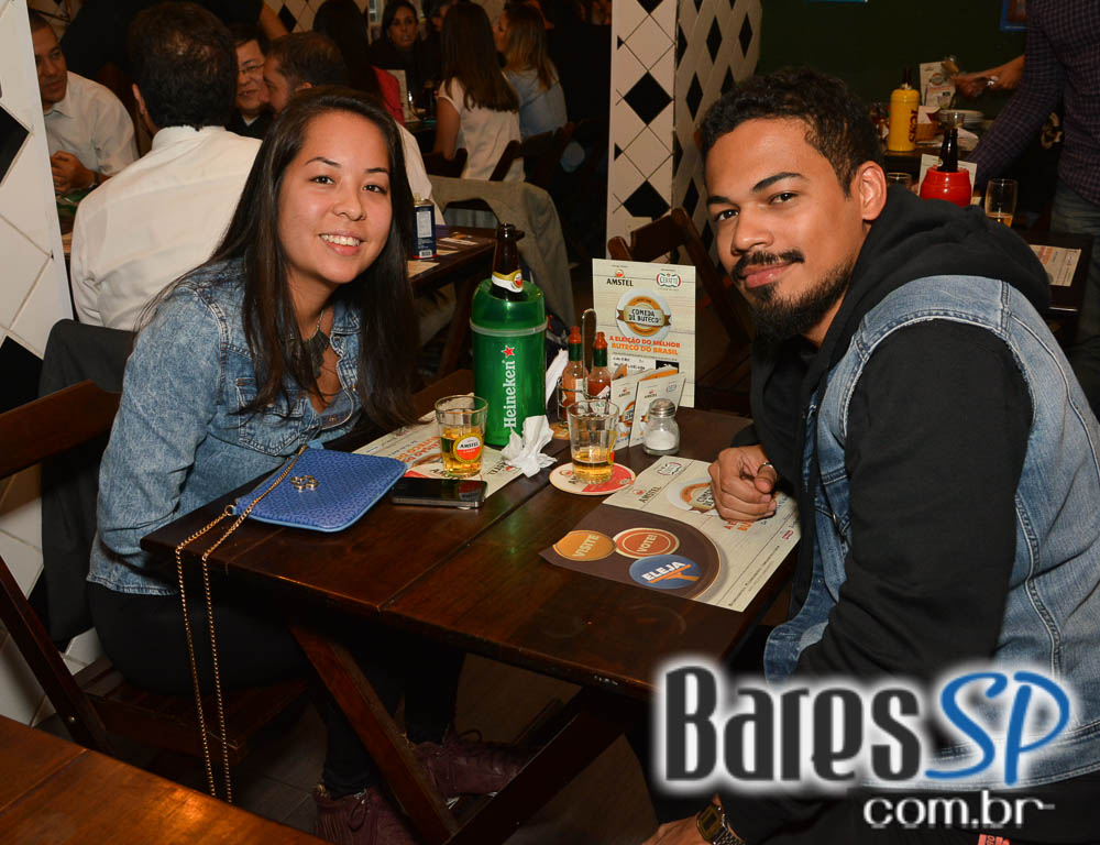 Di Primeira Bar tem Happy Hour animado com petiscos e bebidas variadas Di Primeira Bar tem Happy Hour animado com petiscos e bebidas variadas