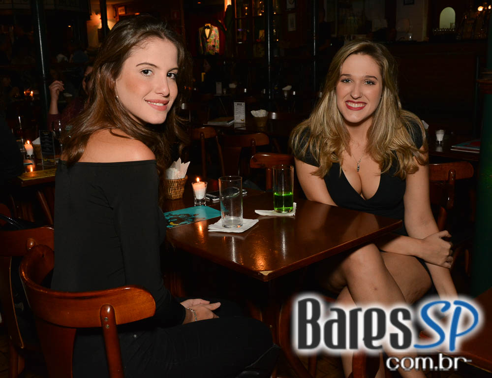 Banda Movin Up comandou a Festa da Revista Blues N Jazz no Bourbon Street Banda Movin Up comandou a Festa da Revista Blues N Jazz no Bourbon Street