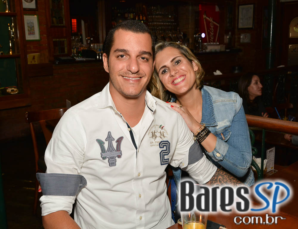 Banda Movin Up comandou a Festa da Revista Blues N Jazz no Bourbon Street Banda Movin Up comandou a Festa da Revista Blues N Jazz no Bourbon Street