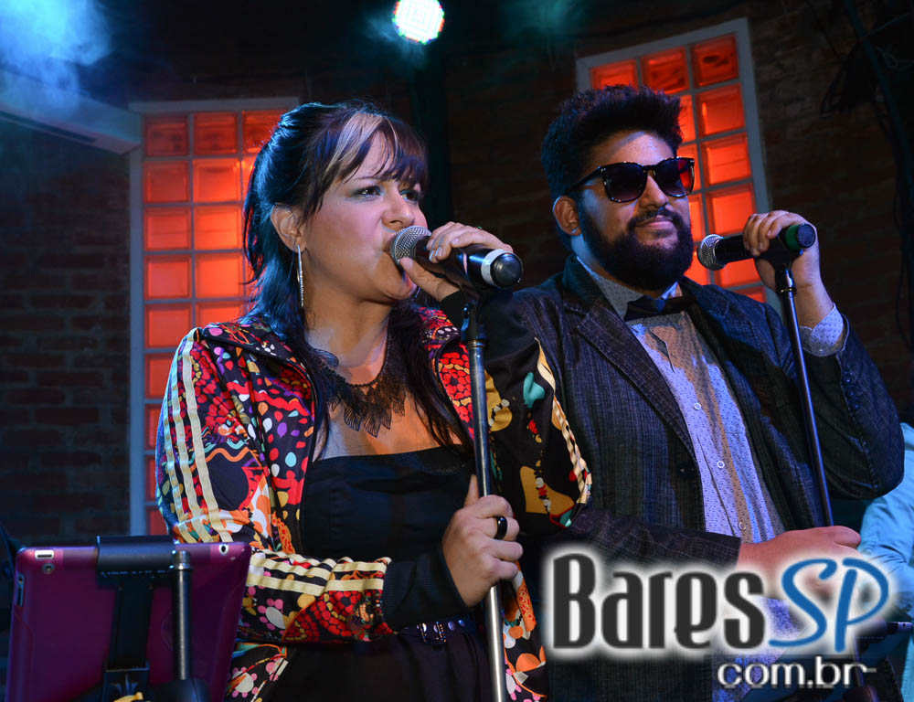 Banda Movin Up comandou a Festa da Revista Blues N Jazz no Bourbon Street Banda Movin Up comandou a Festa da Revista Blues N Jazz no Bourbon Street