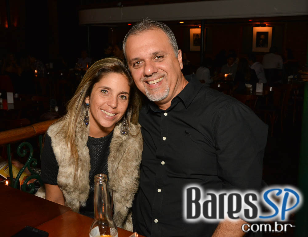 Banda Movin Up comandou a Festa da Revista Blues N Jazz no Bourbon Street Banda Movin Up comandou a Festa da Revista Blues N Jazz no Bourbon Street