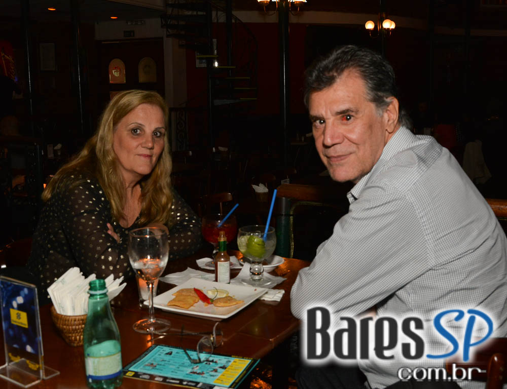 Banda Movin Up comandou a Festa da Revista Blues N Jazz no Bourbon Street Banda Movin Up comandou a Festa da Revista Blues N Jazz no Bourbon Street