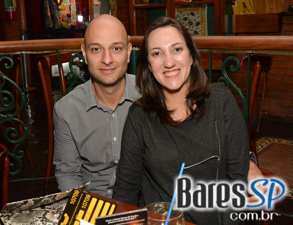 Banda Movin Up comandou a Festa da Revista Blues N Jazz no Bourbon Street Banda Movin Up comandou a Festa da Revista Blues N Jazz no Bourbon Street