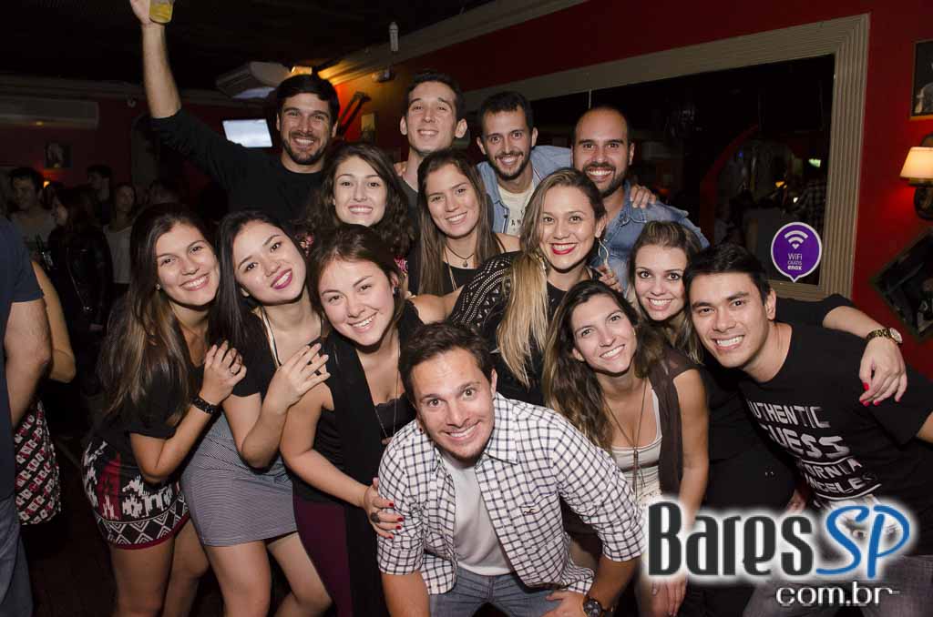 Banda 40 Watts se apresentou no Willi Willie Bar e Arqueria com muito pop rock Banda 40 Watts se apresentou no Willi Willie Bar e Arqueria com muito pop rock