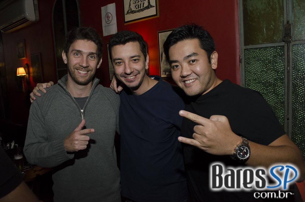 Banda 40 Watts se apresentou no Willi Willie Bar e Arqueria com muito pop rock Banda 40 Watts se apresentou no Willi Willie Bar e Arqueria com muito pop rock