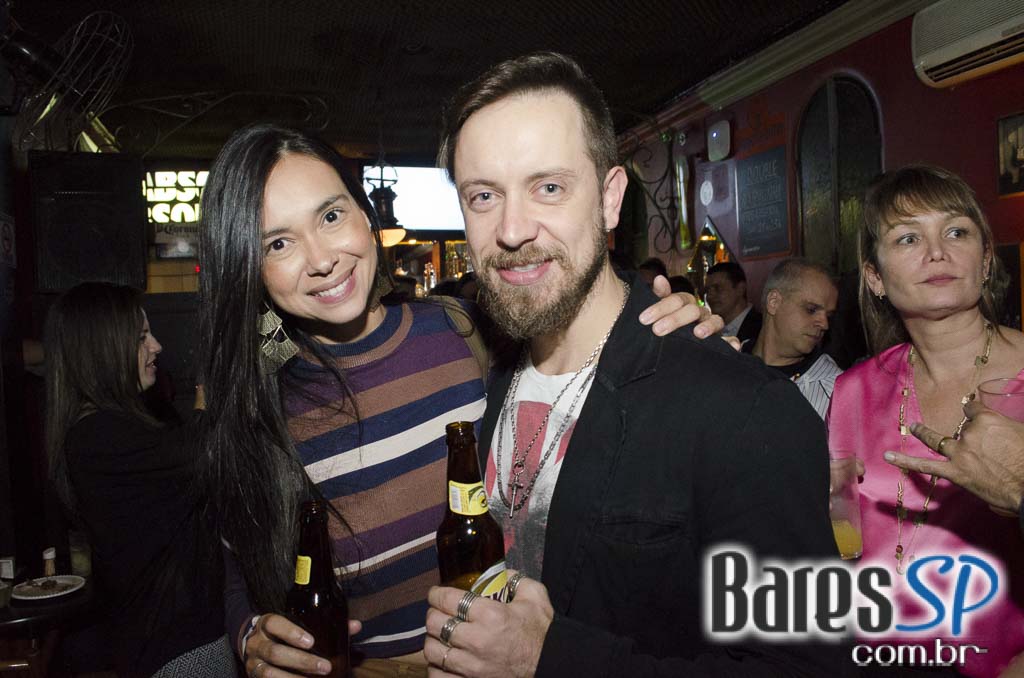 Banda 40 Watts se apresentou no Willi Willie Bar e Arqueria com muito pop rock Banda 40 Watts se apresentou no Willi Willie Bar e Arqueria com muito pop rock