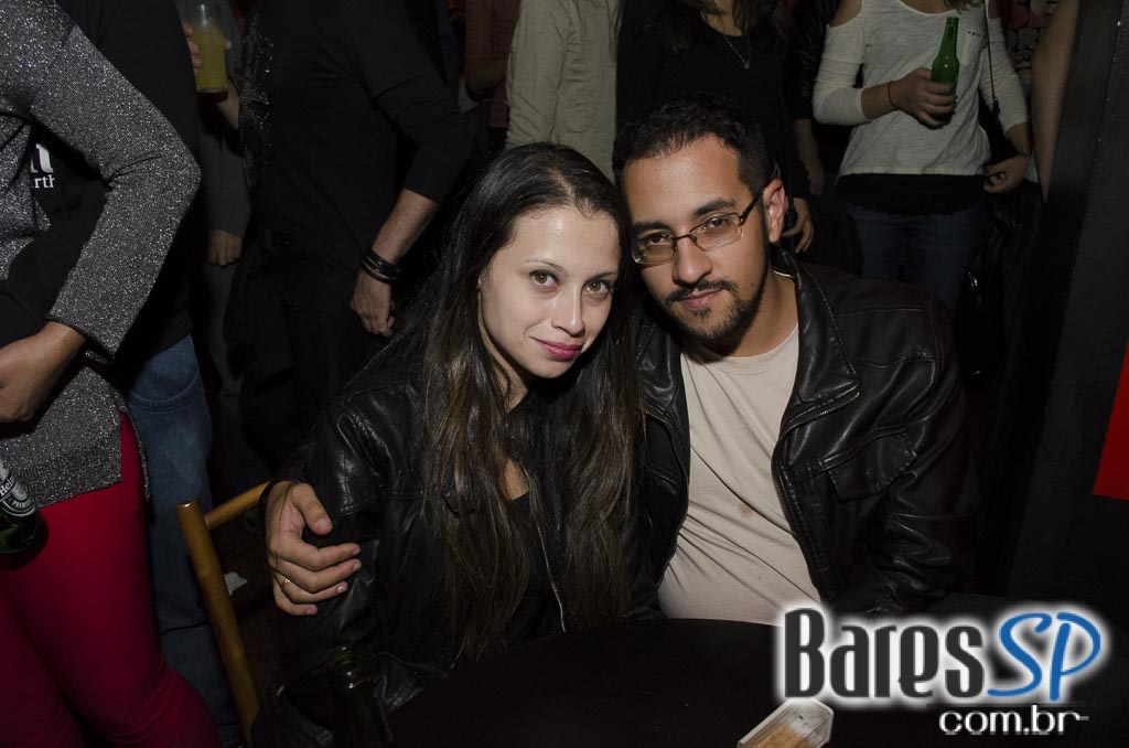 Banda 40 Watts se apresentou no Willi Willie Bar e Arqueria com muito pop rock Banda 40 Watts se apresentou no Willi Willie Bar e Arqueria com muito pop rock