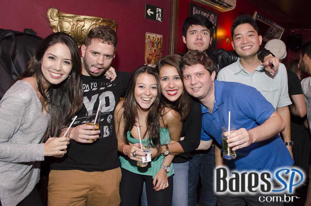 William Kim e Banda Monk comandaram a noite com clássicos do rock no Republic Pub William Kim e Banda Monk comandaram a noite com clássicos do rock no Republic Pub