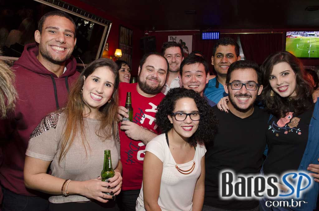 William Kim e Banda Monk comandaram a noite com clássicos do rock no Republic Pub William Kim e Banda Monk comandaram a noite com clássicos do rock no Republic Pub