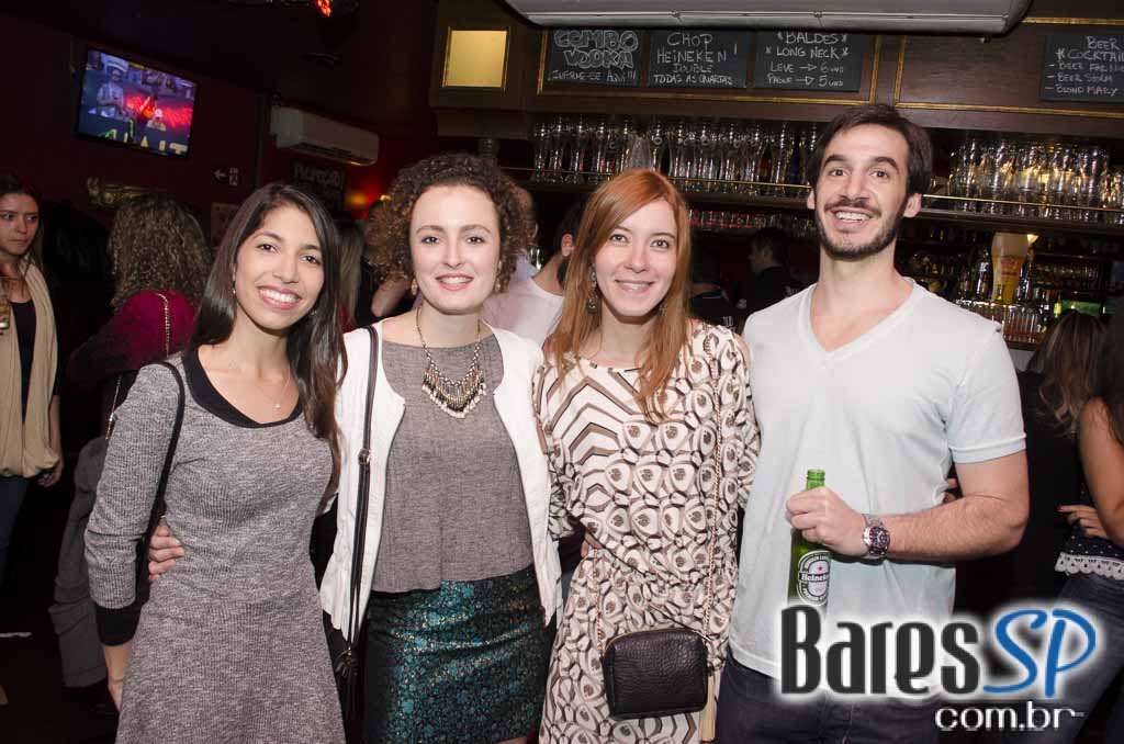 William Kim e Banda Monk comandaram a noite com clássicos do rock no Republic Pub William Kim e Banda Monk comandaram a noite com clássicos do rock no Republic Pub