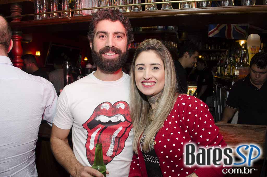 William Kim e Banda Monk comandaram a noite com clássicos do rock no Republic Pub William Kim e Banda Monk comandaram a noite com clássicos do rock no Republic Pub