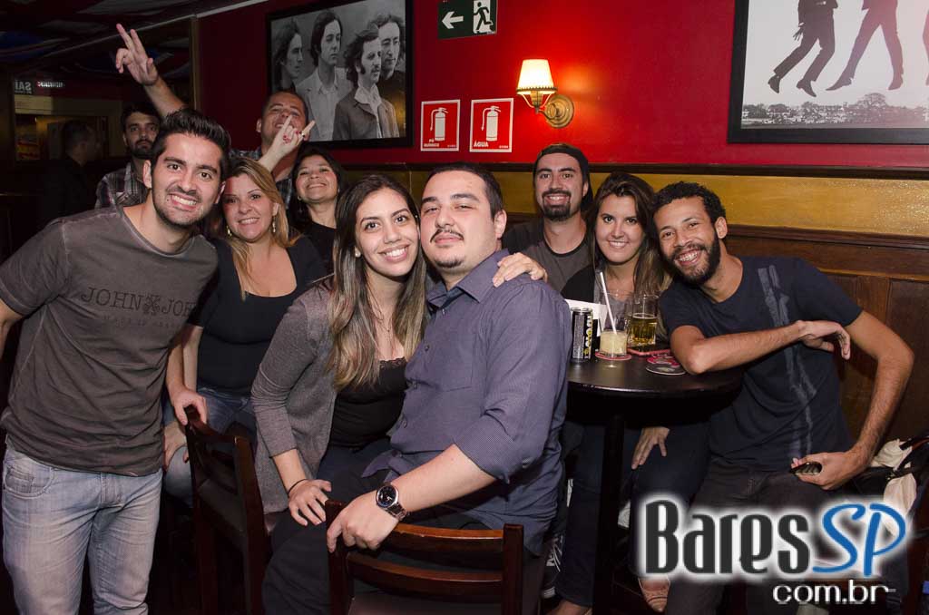 William Kim e Banda Monk comandaram a noite com clássicos do rock no Republic Pub William Kim e Banda Monk comandaram a noite com clássicos do rock no Republic Pub