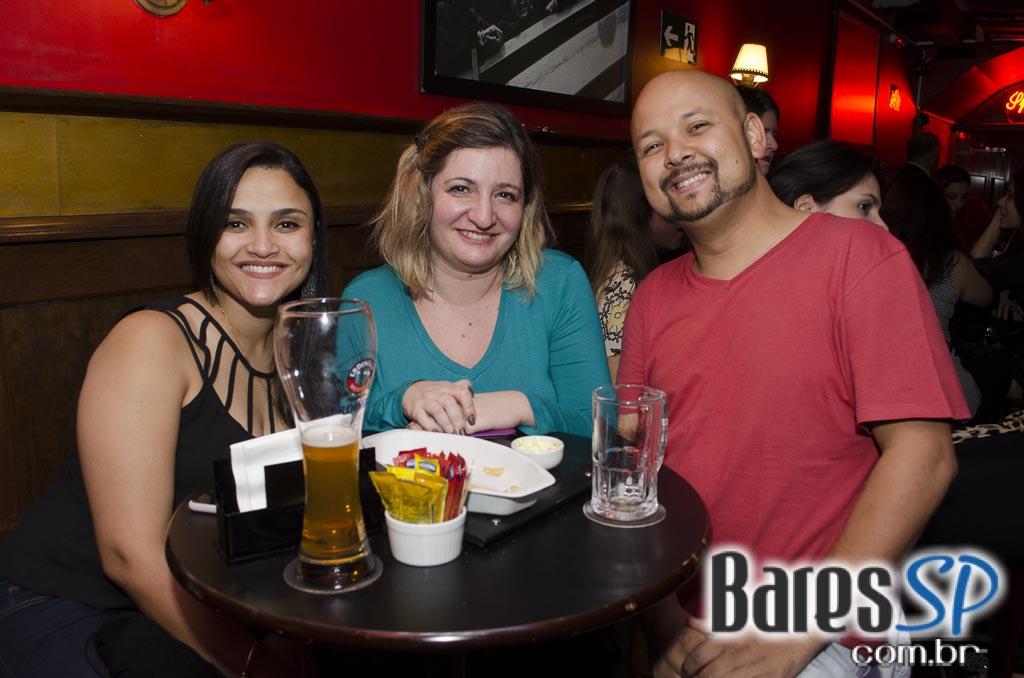 William Kim e Banda Monk comandaram a noite com clássicos do rock no Republic Pub William Kim e Banda Monk comandaram a noite com clássicos do rock no Republic Pub