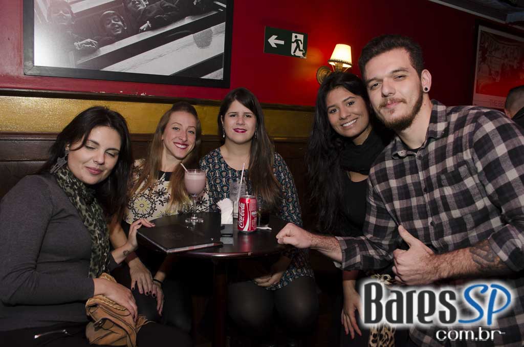 William Kim e Banda Monk comandaram a noite com clássicos do rock no Republic Pub William Kim e Banda Monk comandaram a noite com clássicos do rock no Republic Pub