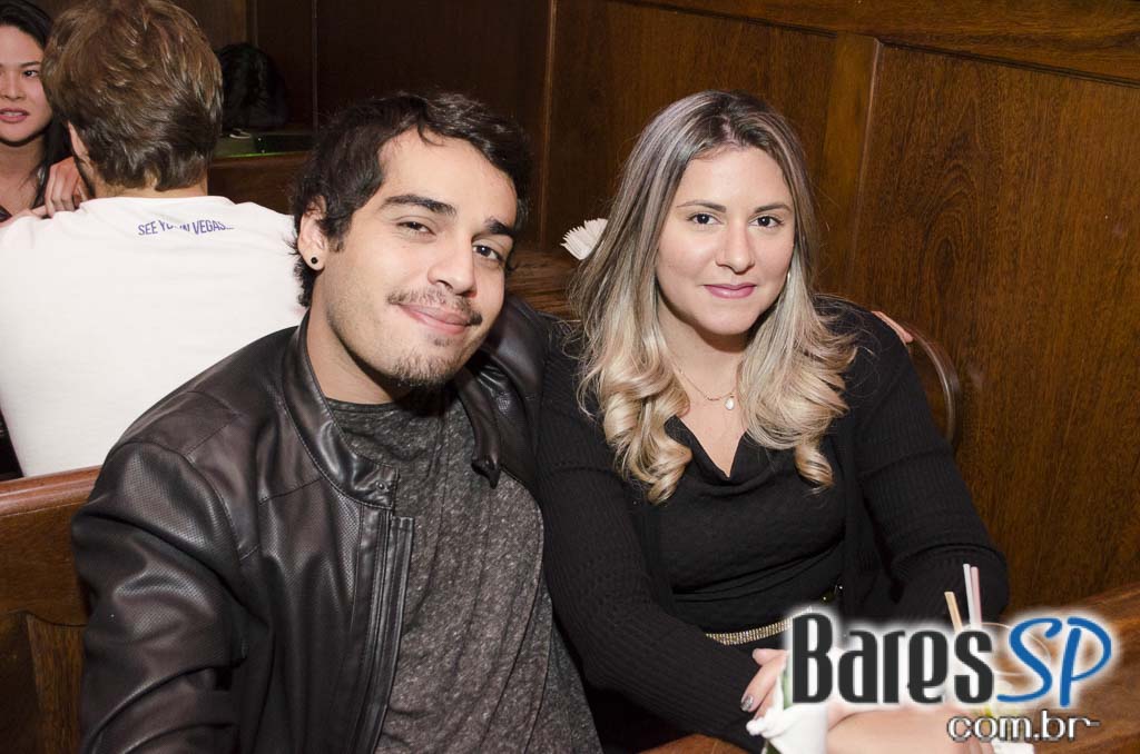 William Kim e Banda Monk comandaram a noite com clássicos do rock no Republic Pub William Kim e Banda Monk comandaram a noite com clássicos do rock no Republic Pub