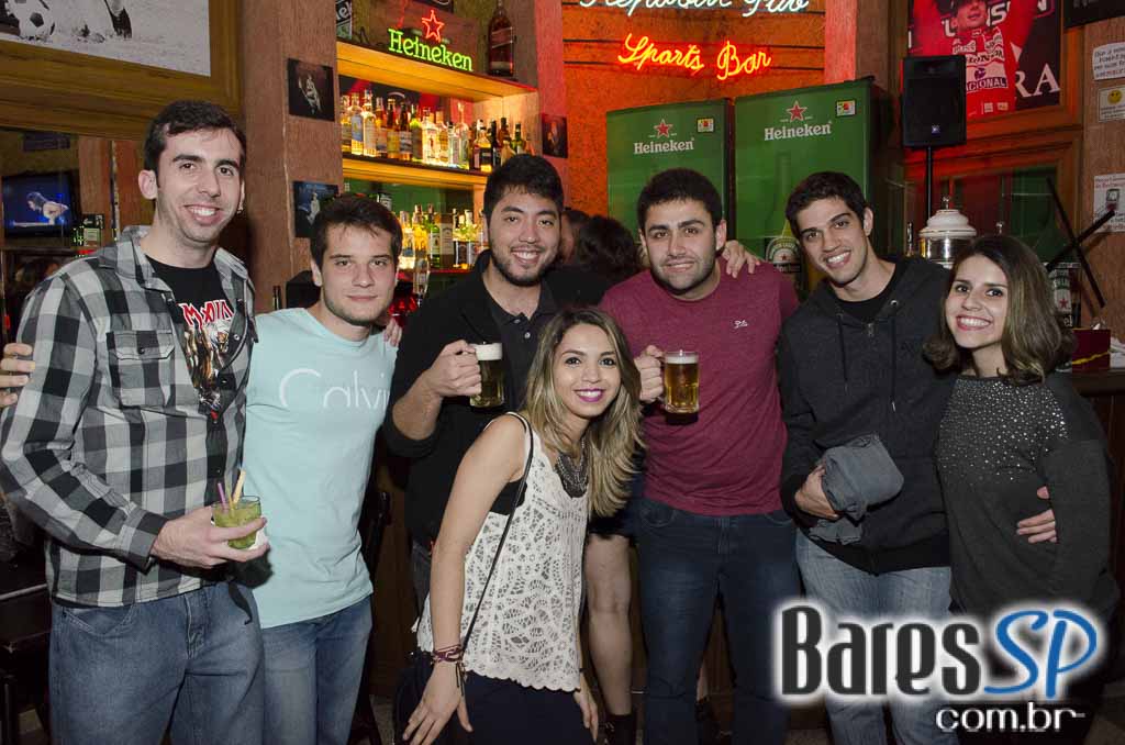 William Kim e Banda Monk comandaram a noite com clássicos do rock no Republic Pub William Kim e Banda Monk comandaram a noite com clássicos do rock no Republic Pub