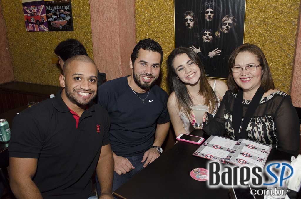 William Kim e Banda Monk comandaram a noite com clássicos do rock no Republic Pub William Kim e Banda Monk comandaram a noite com clássicos do rock no Republic Pub