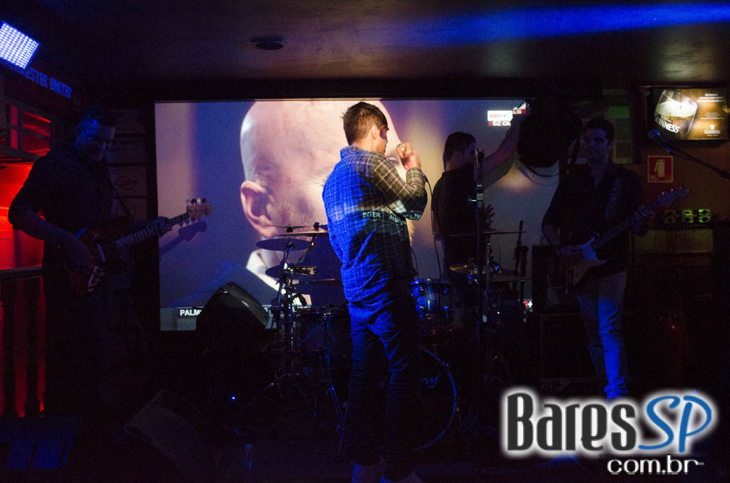 William Kim e Banda Monk comandaram a noite com clássicos do rock no Republic Pub William Kim e Banda Monk comandaram a noite com clássicos do rock no Republic Pub