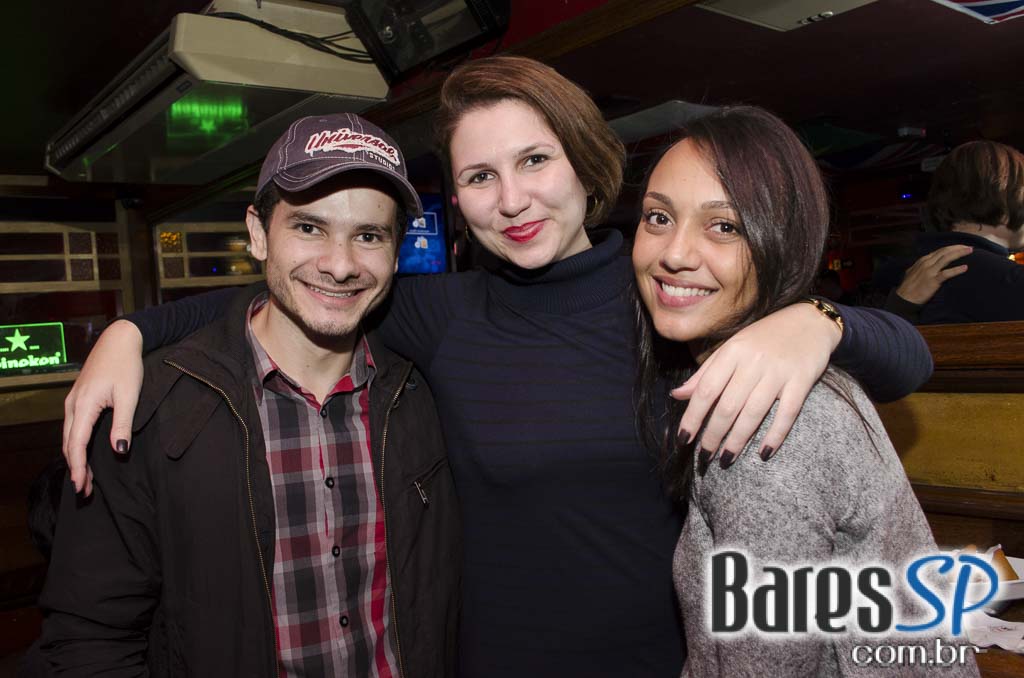 William Kim e Banda Monk comandaram a noite com clássicos do rock no Republic Pub William Kim e Banda Monk comandaram a noite com clássicos do rock no Republic Pub