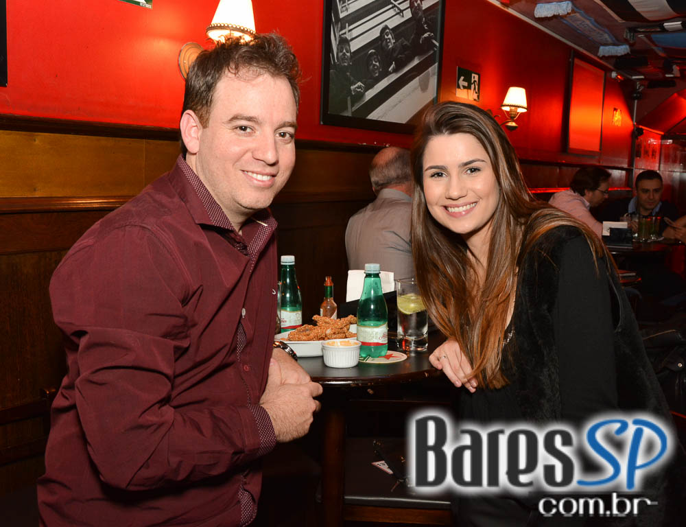 Banda Gullivera e DJ Cadu comandaram a quinta com pop rock no Republic Pub Banda Gullivera e DJ Cadu comandaram a quinta com pop rock no Republic Pub