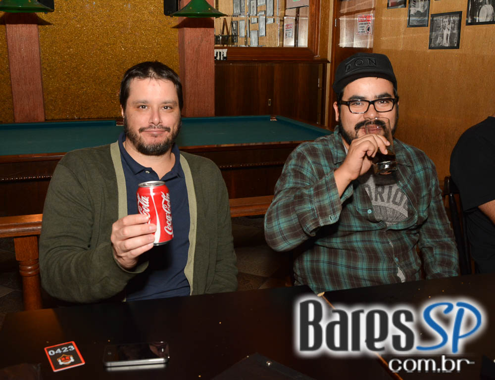 Banda Gullivera e DJ Cadu comandaram a quinta com pop rock no Republic Pub Banda Gullivera e DJ Cadu comandaram a quinta com pop rock no Republic Pub