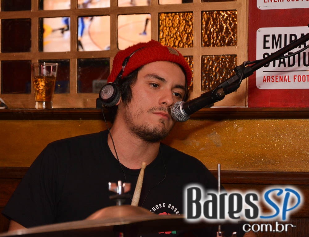 Banda Gullivera e DJ Cadu comandaram a quinta com pop rock no Republic Pub Banda Gullivera e DJ Cadu comandaram a quinta com pop rock no Republic Pub